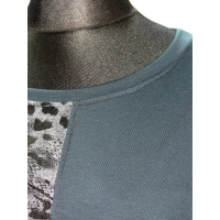 Bluzka Camea ze wstawkami w panterkę - szmaragdowy turkus